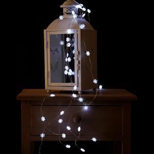 Guirlande intérieure lumineuse 60 étoiles LED blanc chaud ou 60flocons blanc froid fil cuivre à piles