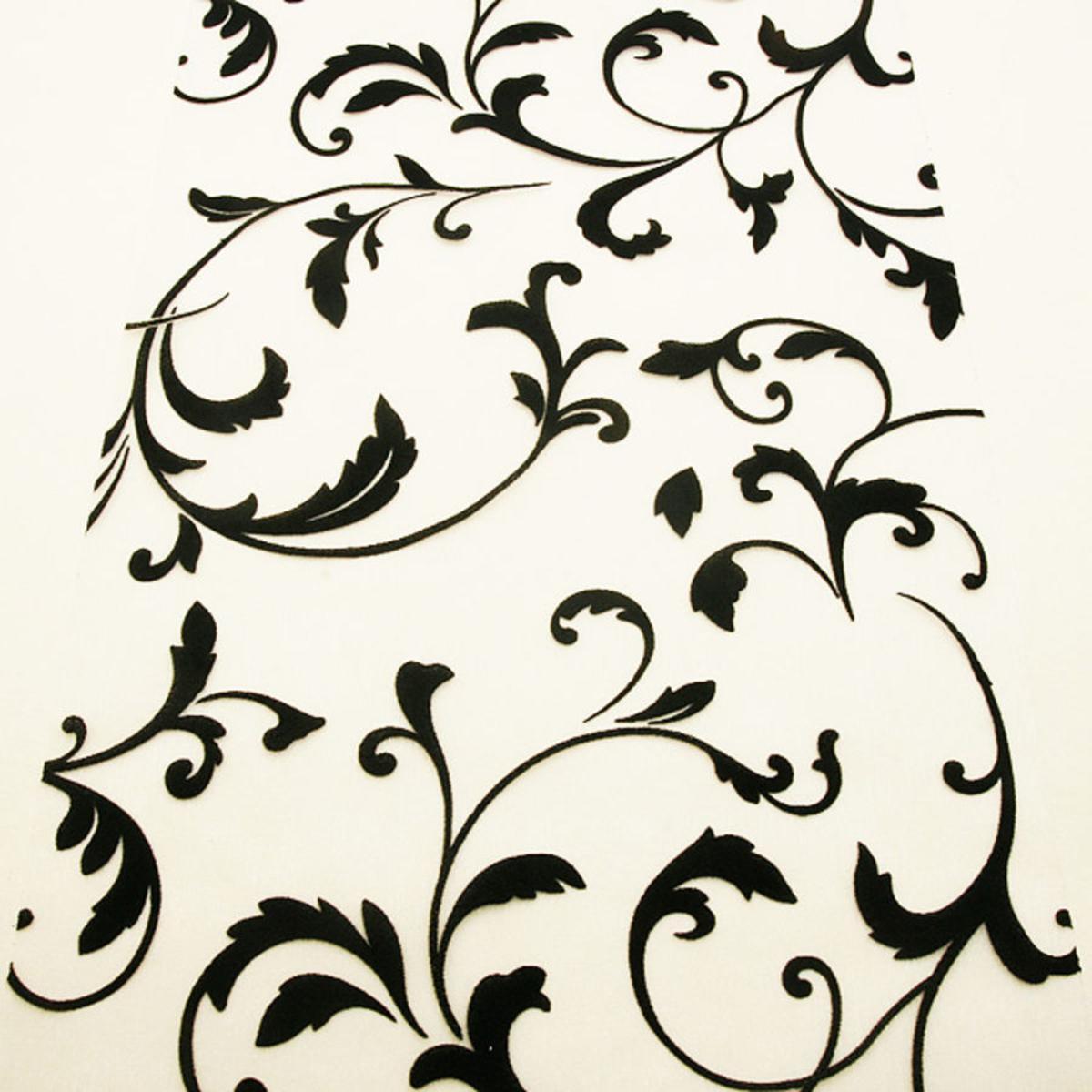 Chemin de table en organza à motifs arabesque - 28 cm x 5 m - Noir