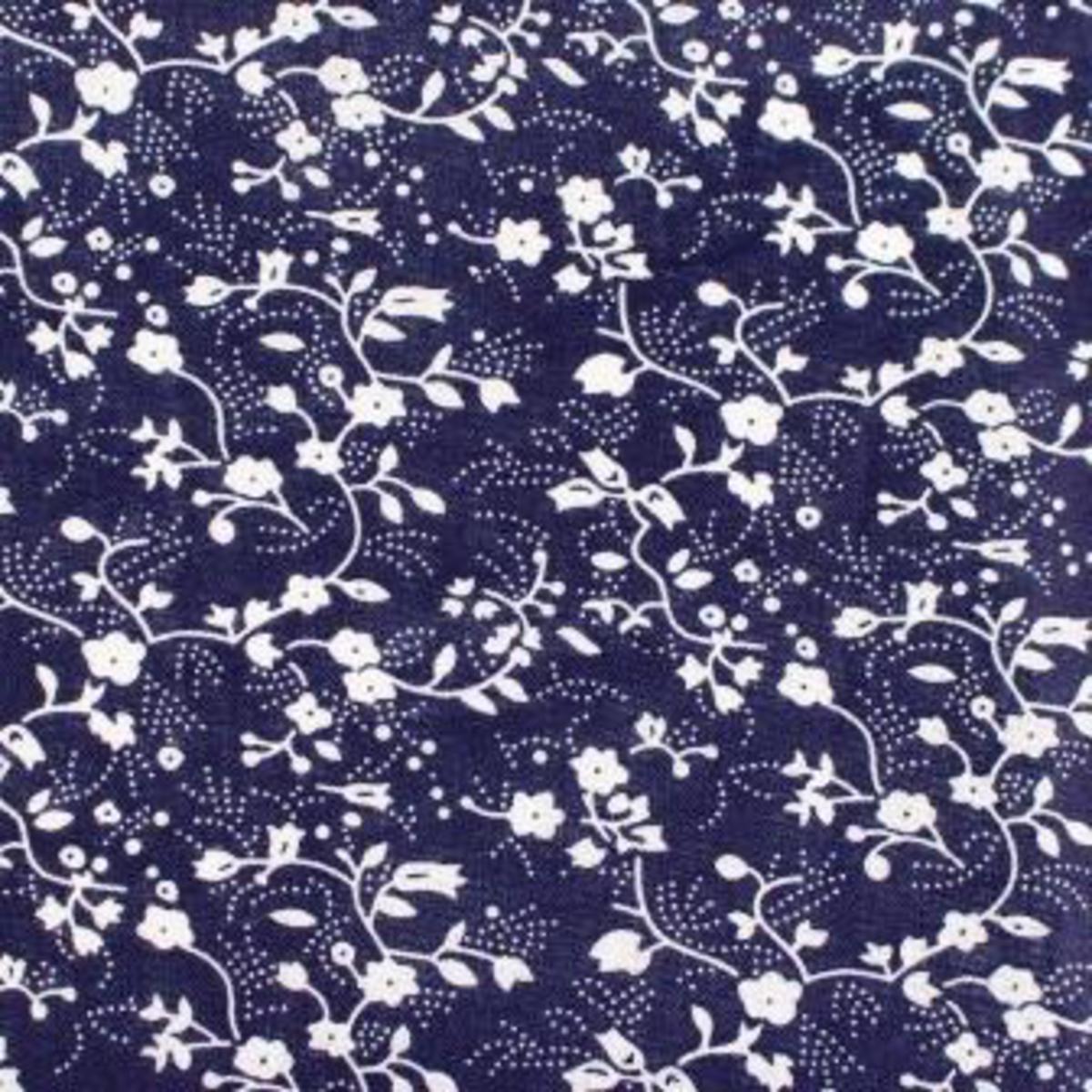 Pièce de coton imprimé fleurs - 55 x 45,5 cm - Blanc et bleu