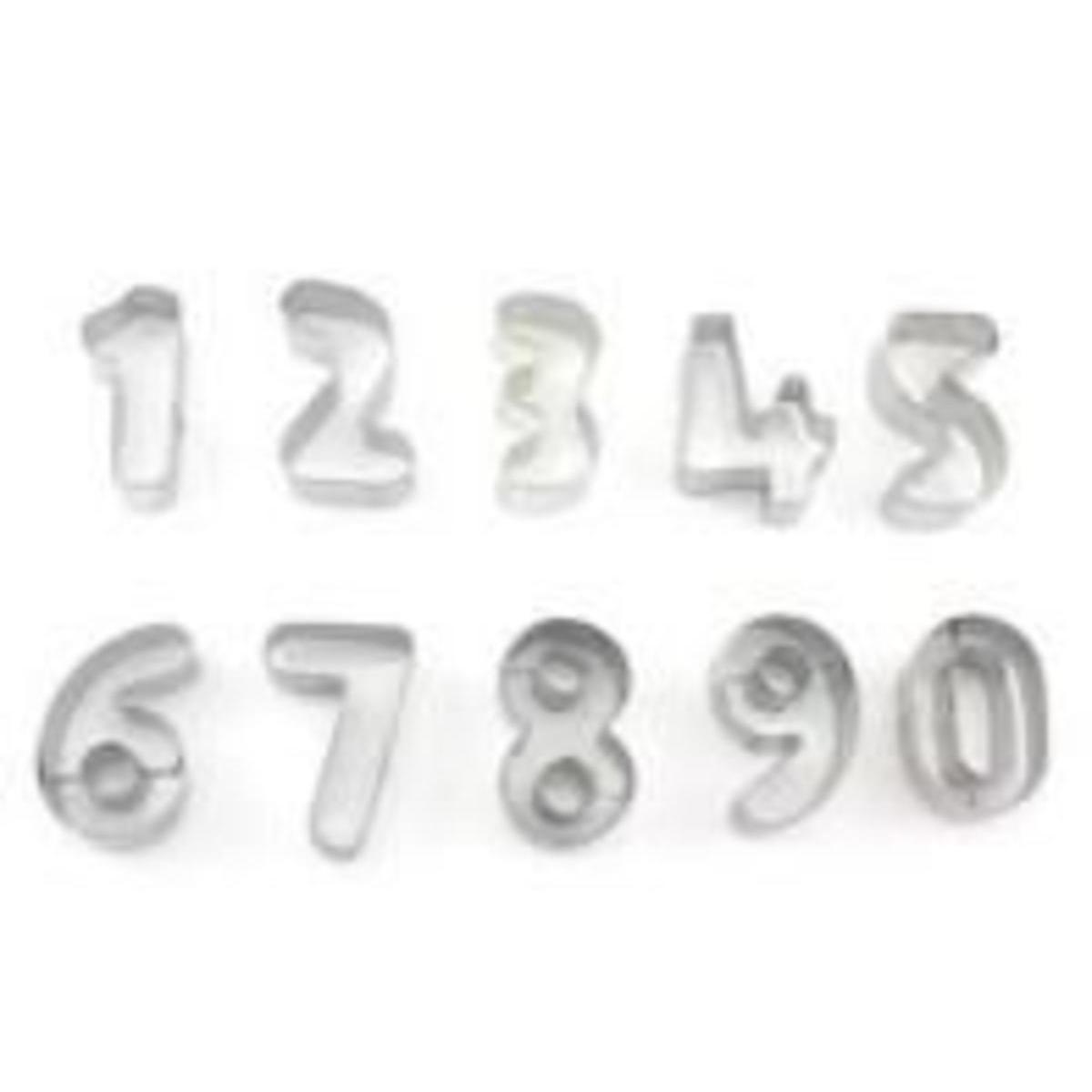 Emporte-pièces sur anneaux en inox 'chiffres' x 9