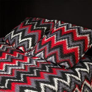 Couvre lit + 2 taies d'oreiller - Microfibre 100 % polyester - 180 x 220 cm / 65 x 65 cm - Gris et rouge