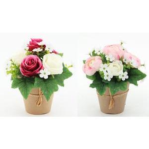 Roses et renoncules en pot kraft - H 20 cm - Différents coloris