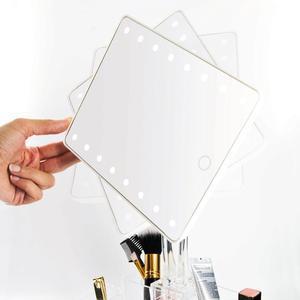 Miroir tactile LED avec rangements