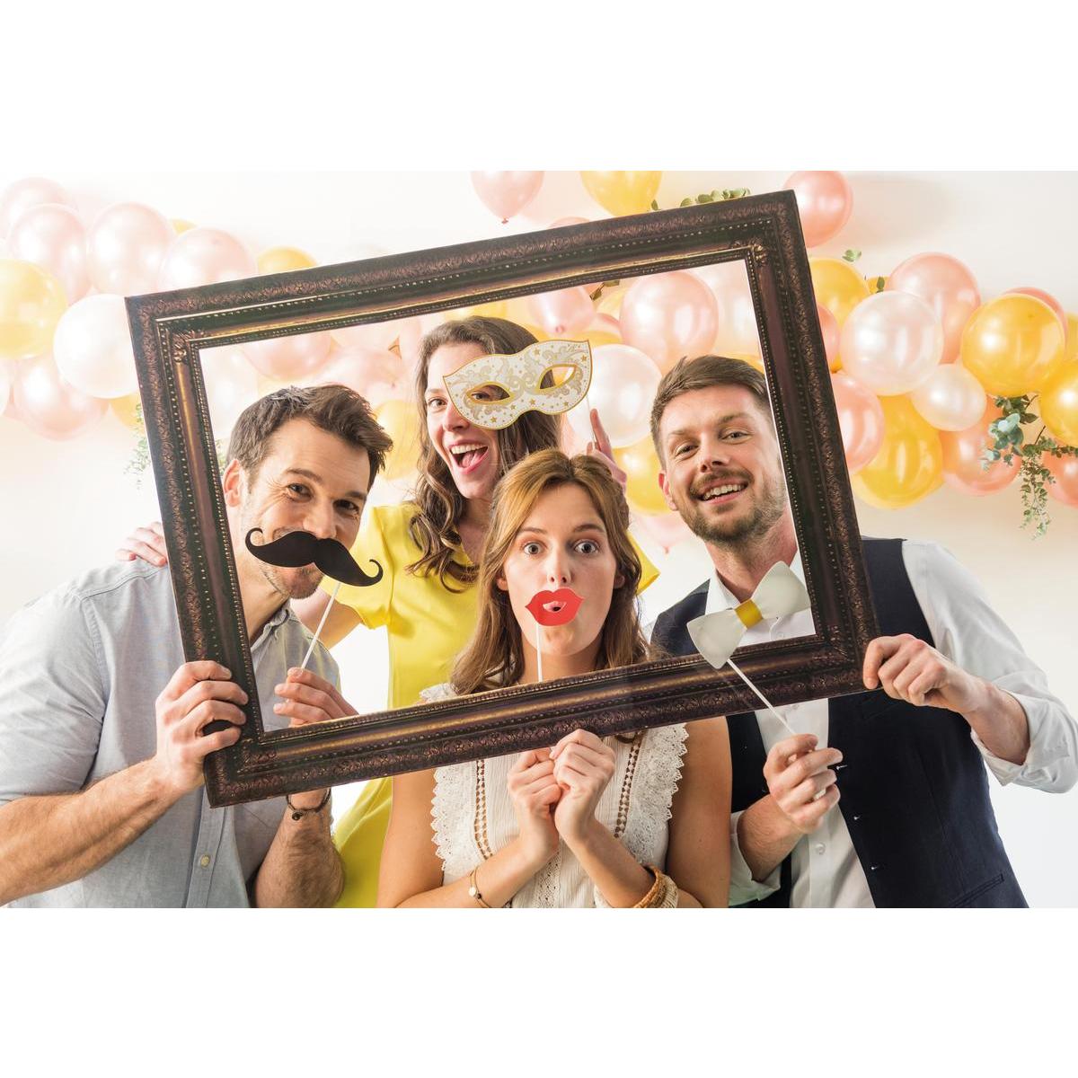 Cadre Photobooth 6 Personnes 80 X 60 Cm Creez Vous Des Instants Inoubliables La Foir Fouille