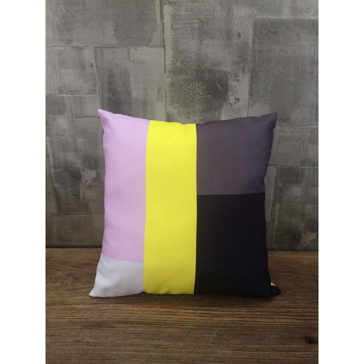 Coussin graphique - 100 % polyester - 40 x 40 cm - 2 modèles