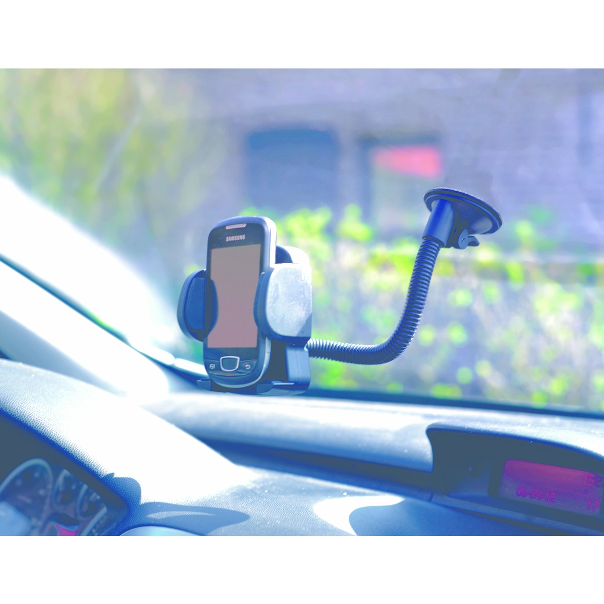 Support universel pour GPS ou portable - Plastique - 8 x 5 x H 10 cm - Noir Support universel pour GPS ou portable - Plastique - 8 x 5 x H 10 cm - Noir