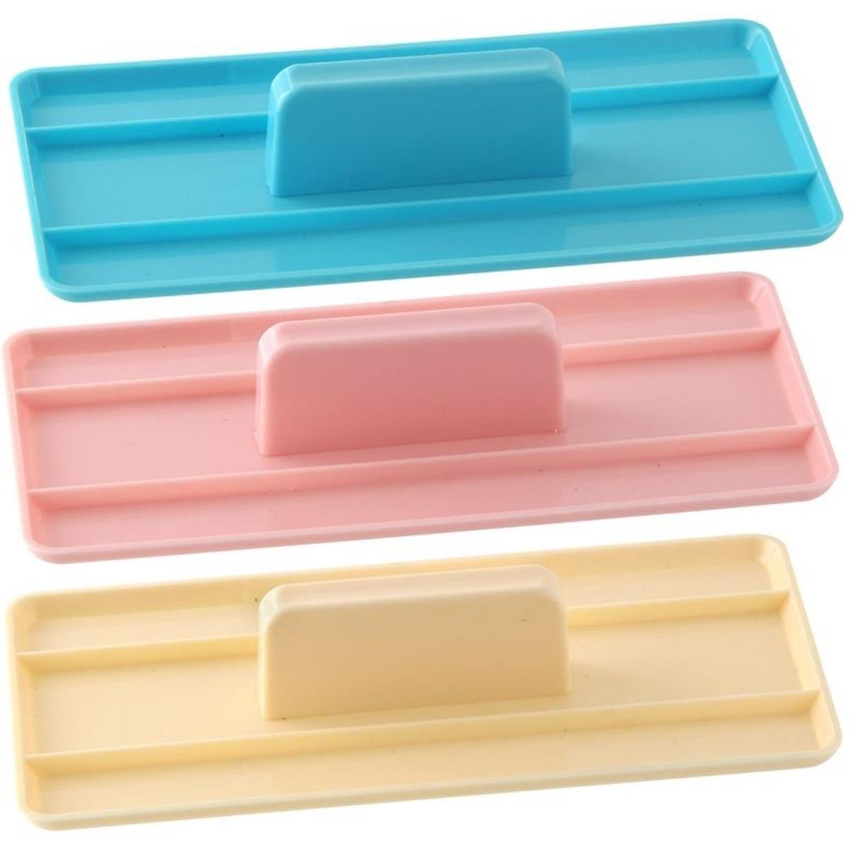 Lisseur A Gateaux Plastique Bleu Rose Jaune Patisserie Decoration De Gateau La Foir Fouille