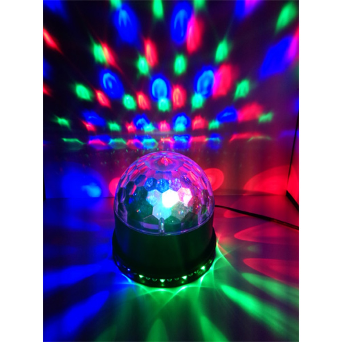 Boule disco rotative Ø 15 cm avec socle, 18 LED colorées et 2 effets  lumineux, Accessoires clubbing